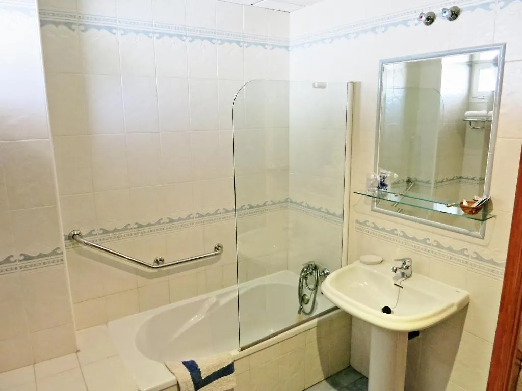 Guest house Hostal Brisamar San Jose